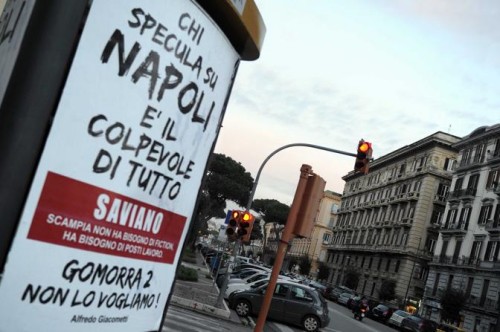 Scritte anti Saviano